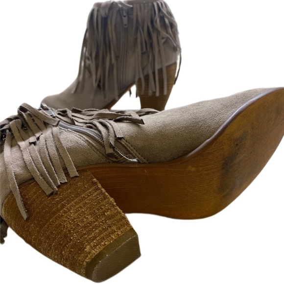 Heeled Boots with Fringe Around Top - Size 7 - Ladies - Light Brown - Picture 2 of 6